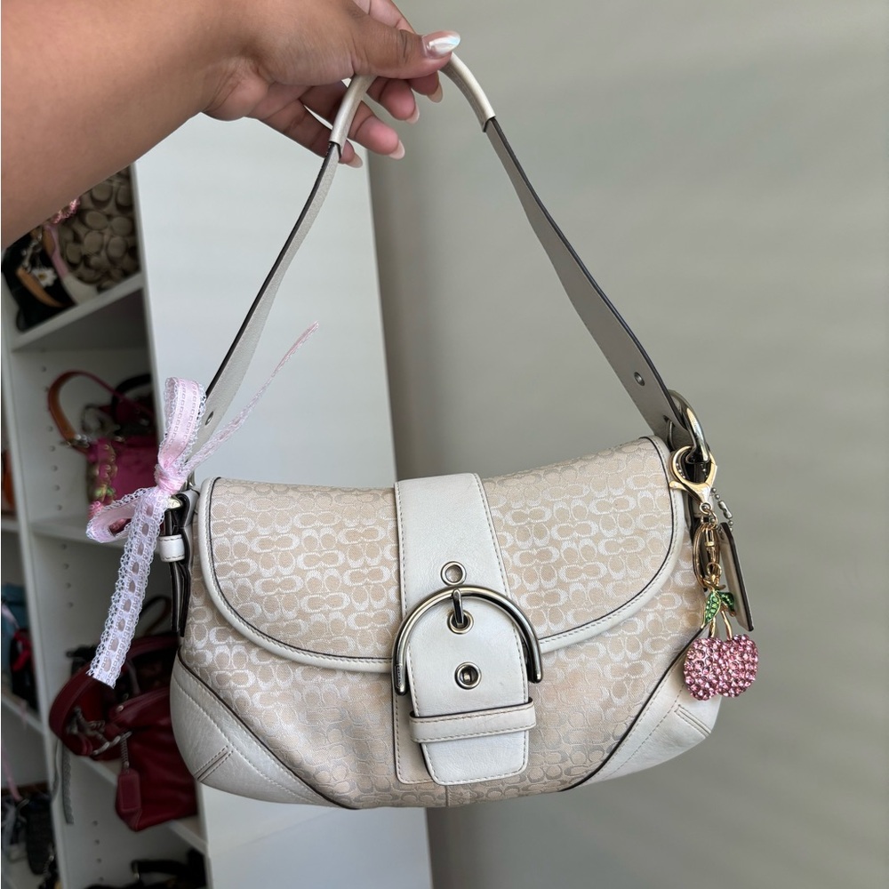 Vintage Coach Soho Off white jacquard 🤍🍒